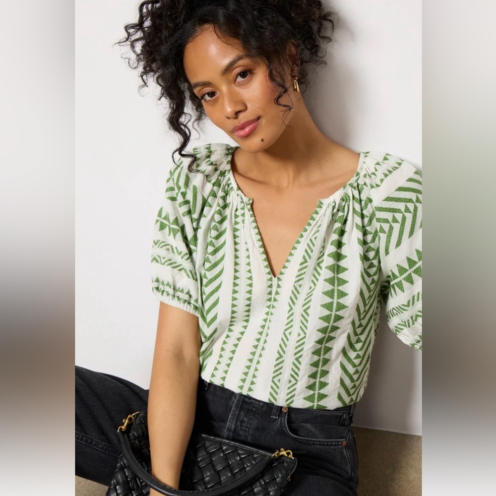 Velvet and Graham Spencer. Green Patterned Women's Top. Size L. NWOT